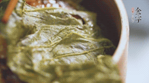 出鍋后撒上蔥花就可以啦。