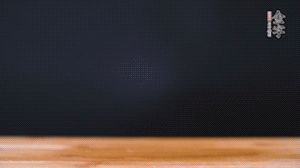 老豆腐切小塊。