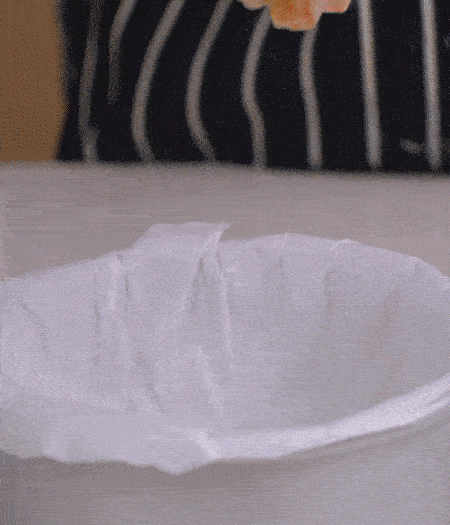 放到容器中，30-36攝氏度的地方發(fā)酵2次。