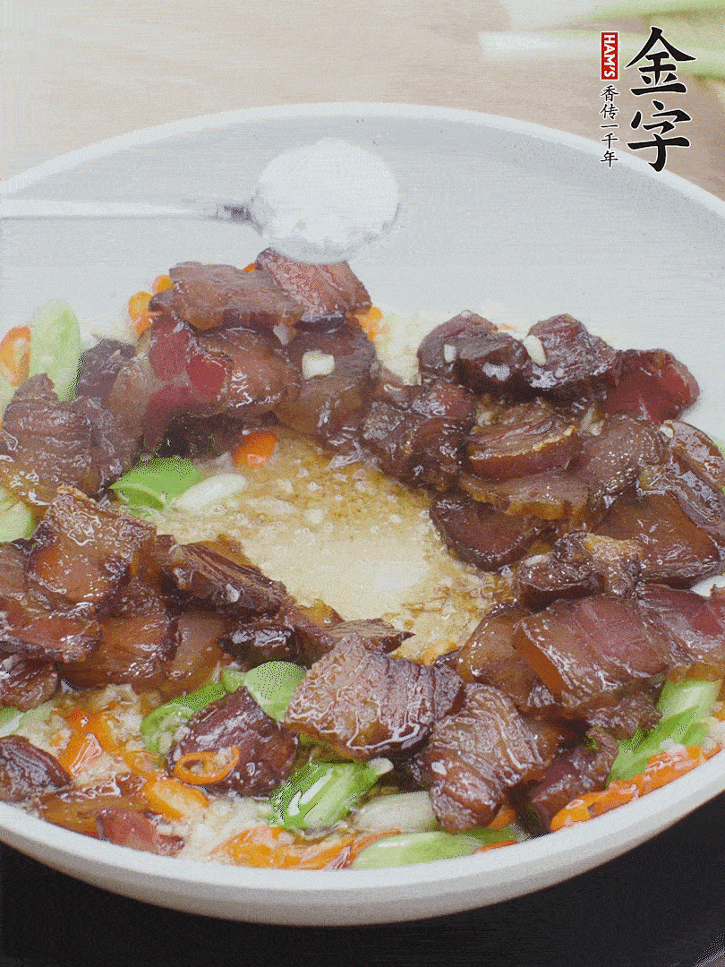 下醬油肉，一點(diǎn)生抽、白糖調(diào)味。