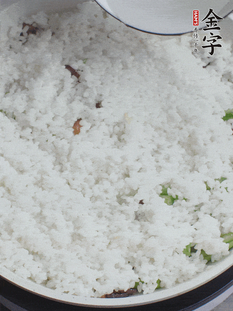 放一碗水，蓋蓋燜煮。