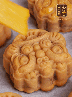 冷卻5分鐘刷上蛋液，160℃再烤10分鐘，回油1晚更香